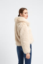 Charger le modèle 3D dans le visionneur de galerie, VESTE FOURRURE EMMA CREME