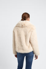 Charger le modèle 3D dans le visionneur de galerie, VESTE FOURRURE EMMA CREME