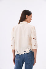 Charger le modèle 3D dans le visionneur de galerie, CHEMISE BRODERIE FEMME ENVOUTANTE CRÈME