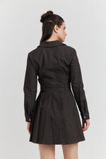 Charger le modèle 3D dans le visionneur de galerie, ROBE CHEMISE EN JEAN AVEC POCHES AVALYN MARRON