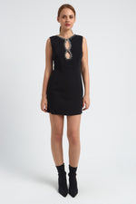 Charger le modèle 3D dans le visionneur de galerie, ROBE ORNEE PIERRE ENCOLURE ET DECOLLETE ROSALIA NOIR