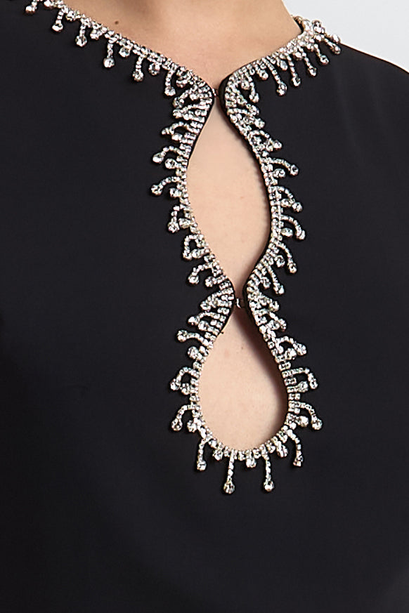 ROBE ORNEE PIERRE ENCOLURE ET DECOLLETE ROSALIA NOIR