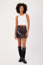 Charger le modèle 3D dans le visionneur de galerie, MINI JUPE EFFET CROCO EN PVC CRAQUOLE BORDEAUX