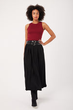 Charger le modèle 3D dans le visionneur de galerie, T-SHIRT SANS MANCHES FEMME VOILA BORDEAUX