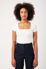 Charger le modèle 3D dans le visionneur de galerie, TOP FEMME COL CARRE CARIOKA BLANC