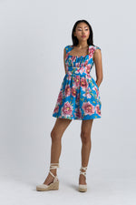 Charger le modèle 3D dans le visionneur de galerie, ROBE COTON AURORE IMPRIME FLEUR FOND BLEU