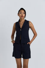 Charger le modèle 3D dans le visionneur de galerie, ENSEMBLE GILET ET SHORT AMARA MARINE