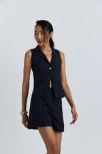 Charger le modèle 3D dans le visionneur de galerie, ENSEMBLE GILET ET SHORT AMARA MARINE