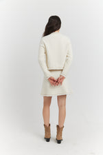 Charger le modèle 3D dans le visionneur de galerie, ENSEMBLE ELYA VESTE/GILET ET JUPE ECRU
