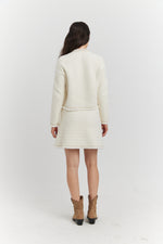 Charger le modèle 3D dans le visionneur de galerie, ENSEMBLE ELYA VESTE/GILET ET JUPE ECRU
