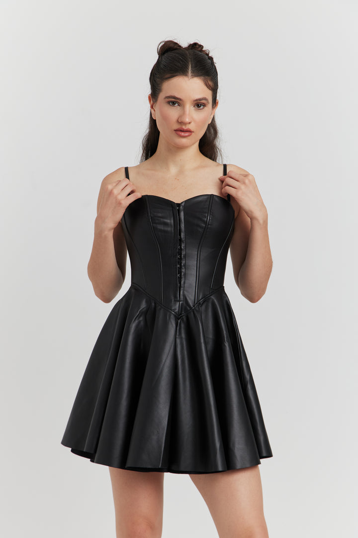 ROBE PVC FAUX CUIR BRETELLE SAURELLE REGLISSE