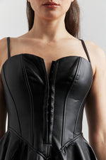 Charger le modèle 3D dans le visionneur de galerie, ROBE PVC FAUX CUIR BRETELLE SAURELLE REGLISSE
