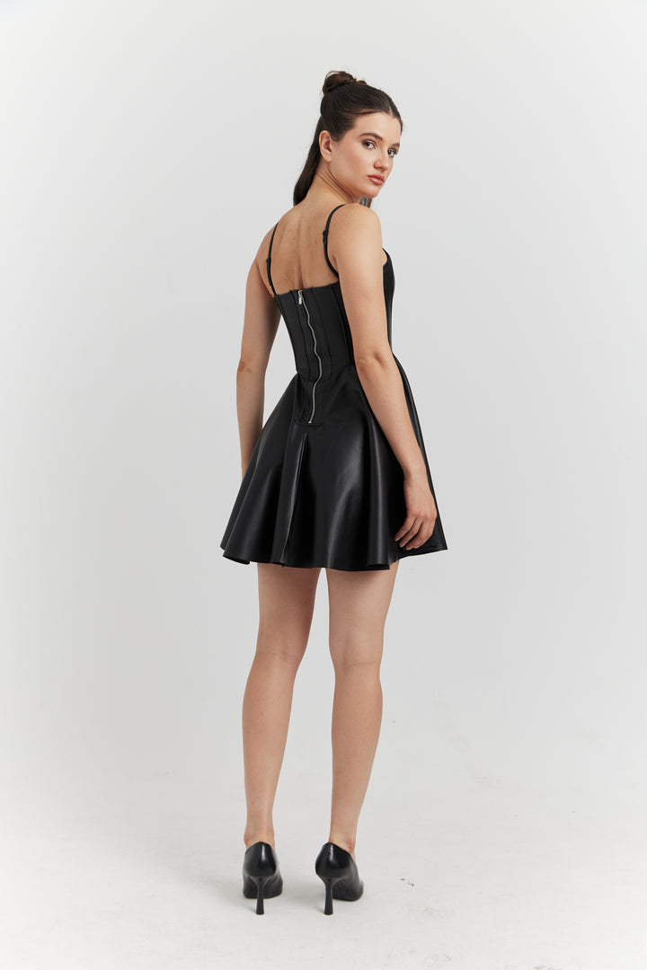 ROBE PVC FAUX CUIR BRETELLE SAURELLE REGLISSE