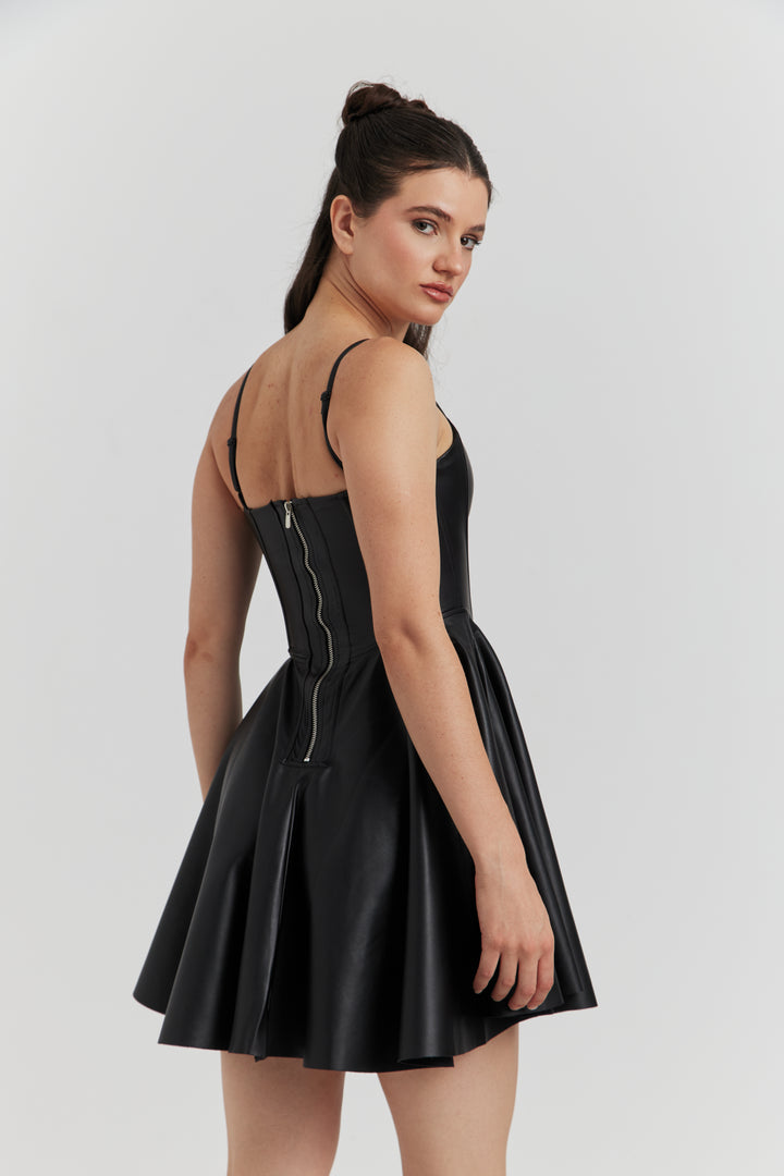 ROBE PVC FAUX CUIR BRETELLE SAURELLE REGLISSE