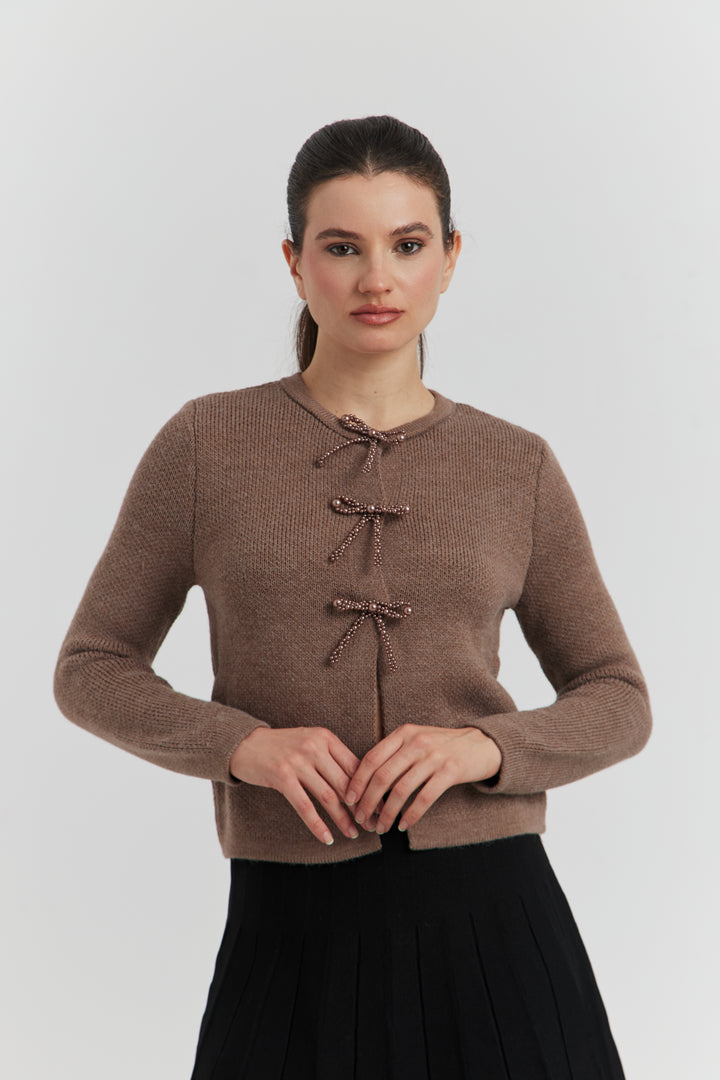 GILETS BOUTONS PRESSIONS PERLES NYLERA TAUPE