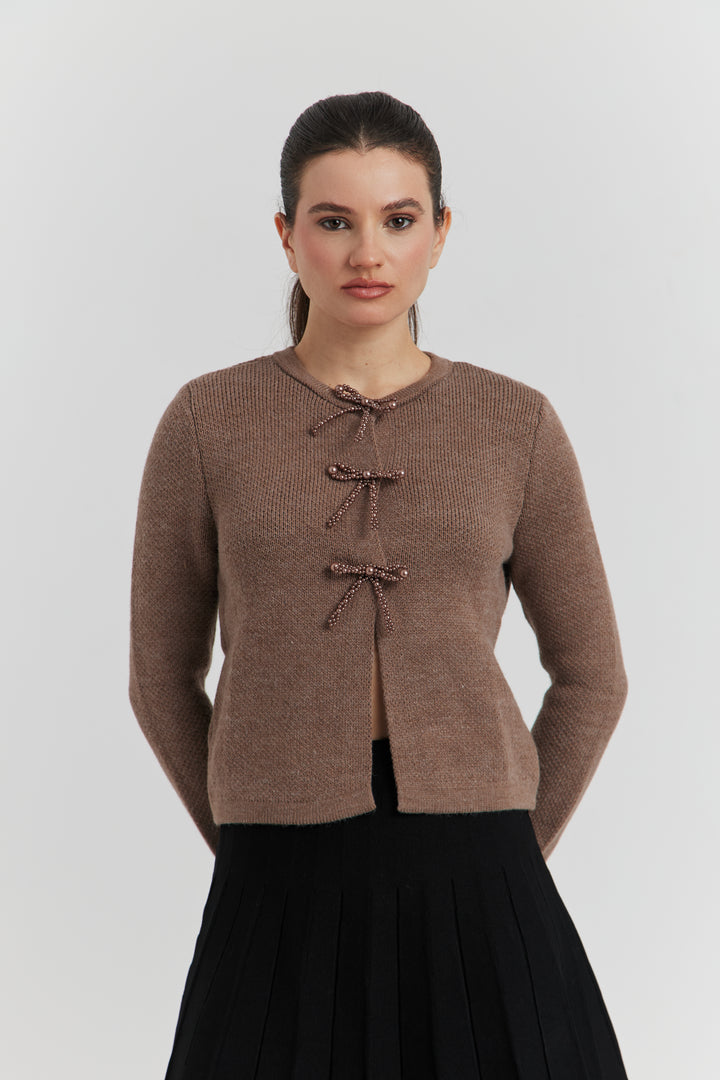 GILETS BOUTONS PRESSIONS PERLES NYLERA TAUPE