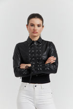 Charger le modèle 3D dans le visionneur de galerie, VESTE FAUX CUIR LACET TRESSE ROSALYN NOIR
